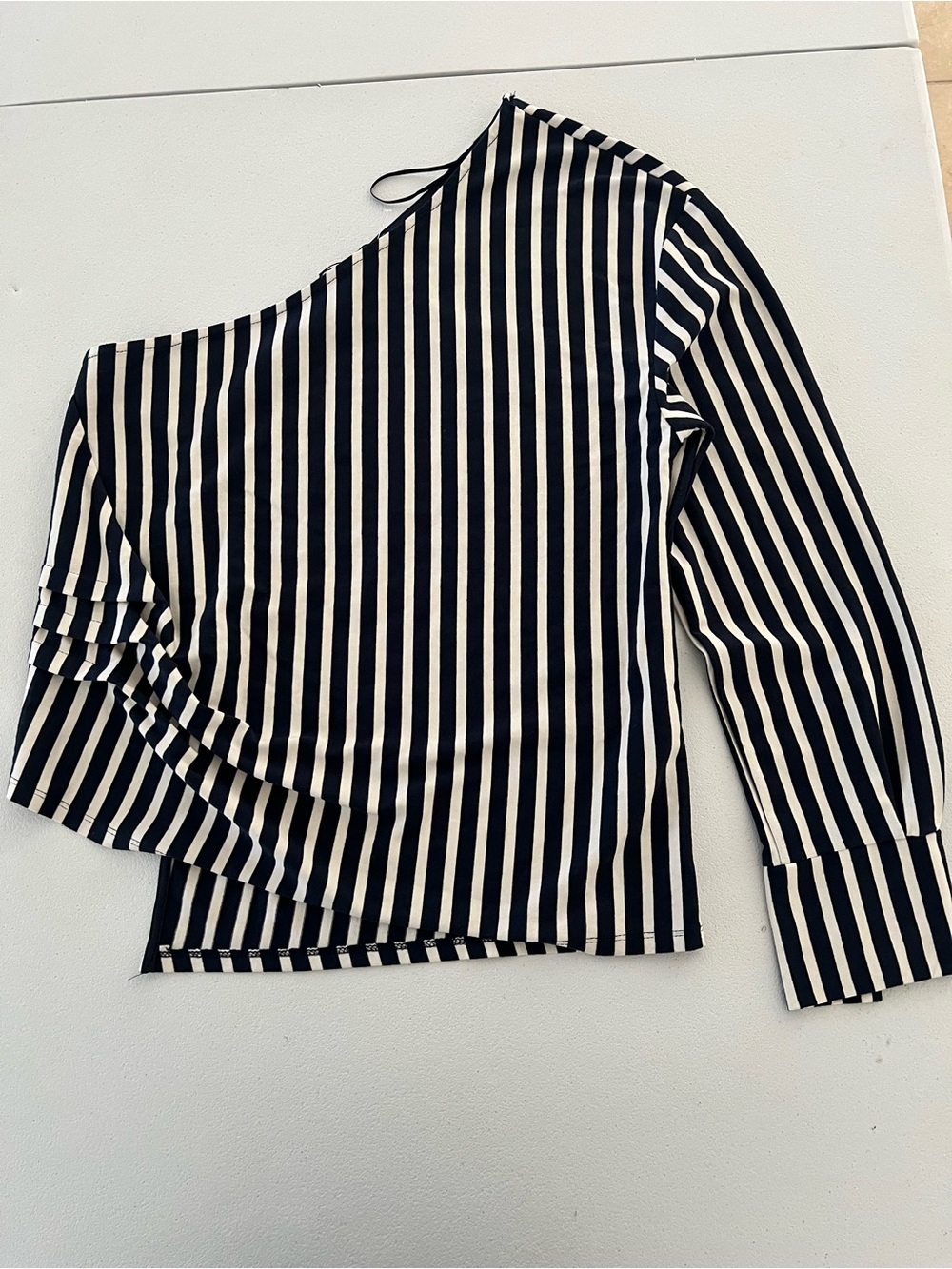 ZARA Striped One-Shoulder Long Sleeve Top - Black & White L